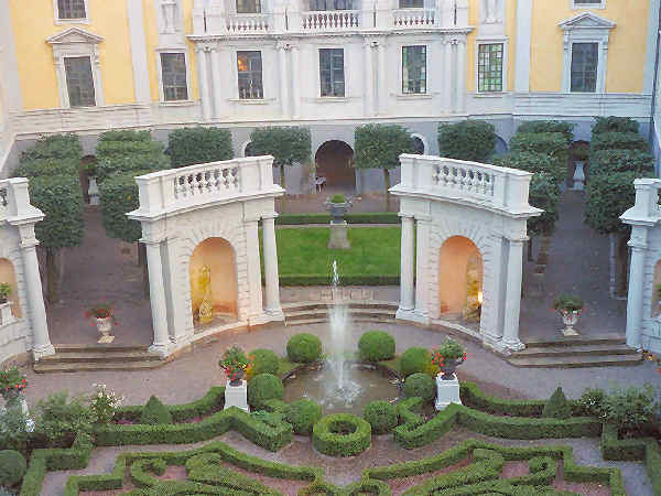 "Yellow Landmark" im Tessinschen Palais in Stockholm